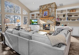 5025 Main Gore Place 4 Bedroom Condo by RedAwning