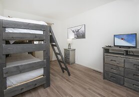 5025 Main Gore Place 4 Bedroom Condo by RedAwning