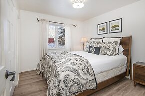 5025 Main Gore Place 4 Bedroom Condo by RedAwning