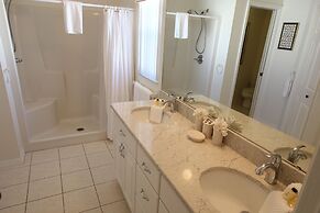 Little Peace Of Paradise At Willow Wood 3 Bedroom Home by RedAwning