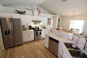 Little Peace Of Paradise At Willow Wood 3 Bedroom Home by RedAwning