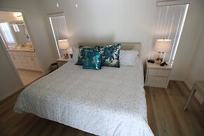 Little Peace Of Paradise At Willow Wood 3 Bedroom Home by RedAwning