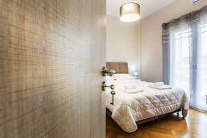 Spacious 3-Bedroom Apartment Near the Train