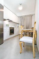 Charming 2 bdr apt next to Piraeus port