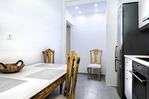 Charming 2 bdr apt next to Piraeus port