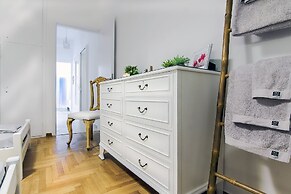 Charming 2 bdr apt next to Piraeus port