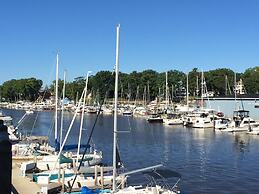 Old Harbor Inn