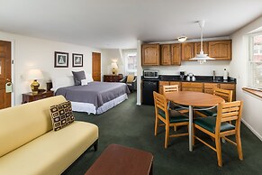 Old Harbor Inn