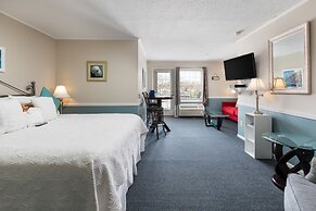 Old Harbor Inn