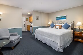 Old Harbor Inn