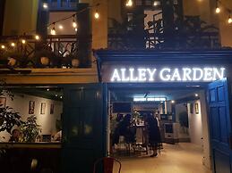 Alley Garden Homestay