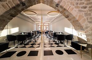 Castellano Hotel & Suites