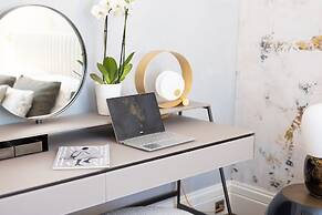 Castellano Hotel & Suites