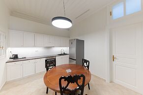 Castellano Hotel & Suites