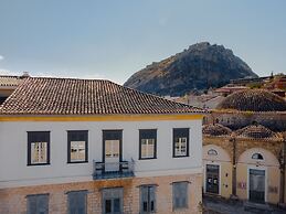 Castellano Hotel & Suites