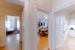 Castellano Hotel & Suites