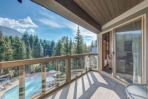 Blackcomb Springs Suites by CLIQUE
