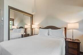 Blackcomb Springs Suites by CLIQUE