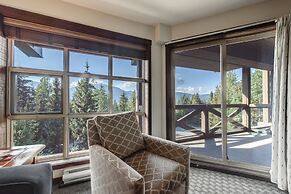 Blackcomb Springs Suites by CLIQUE