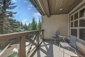 Blackcomb Springs Suites by CLIQUE