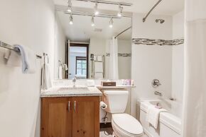 Blackcomb Springs Suites by CLIQUE