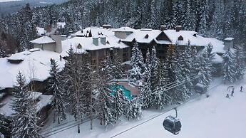 Blackcomb Springs Suites by CLIQUE