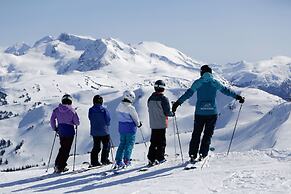 Blackcomb Springs Suites by CLIQUE