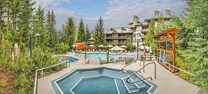 Blackcomb Springs Suites by CLIQUE