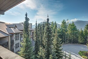 Blackcomb Springs Suites by CLIQUE