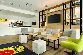 Super 8 by Wyndham Koblenz