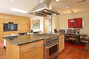 Ground Floor In Venice Near The Beach 3 Bedroom Home by RedAwning