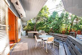 Ground Floor In Venice Near The Beach 3 Bedroom Home by RedAwning