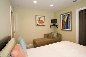 Ground Floor In Venice Near The Beach 3 Bedroom Home by RedAwning