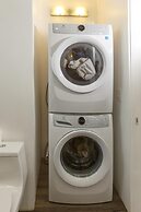 2nd Story Masterpiece In Venice Beach 4 Bedroom Home by RedAwning