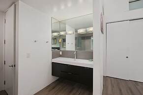 2nd Story Masterpiece In Venice Beach 4 Bedroom Home by RedAwning