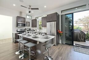 2nd Story Masterpiece In Venice Beach 4 Bedroom Home by RedAwning