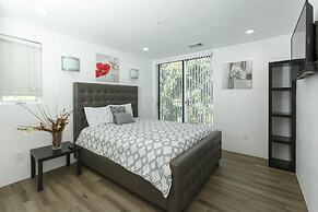 2nd Story Masterpiece In Venice Beach 4 Bedroom Home by RedAwning