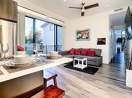 2nd Story Masterpiece In Venice Beach 4 Bedroom Home by RedAwning