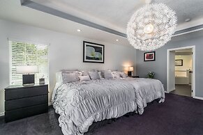 Stunning Executive Ruyper 4 Bedroom Home by RedAwning