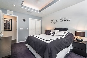 Stunning Executive Ruyper 4 Bedroom Home by RedAwning