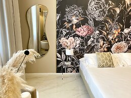 INTOMILAN  Galleria Duomo - Boutique & Design Aparthotel