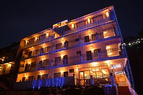 Hotel Happy Home The Lake Paradise