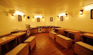 Hotel Happy Home The Lake Paradise