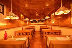 Hotel Happy Home The Lake Paradise