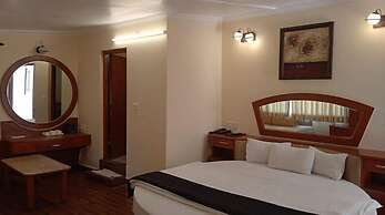 Hotel Happy Home The Lake Paradise