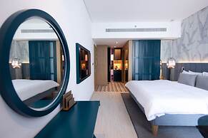 C Central Resort the Palm