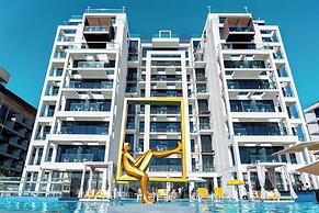 C Central Resort the Palm