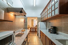 Cysuites Apartment Hotel