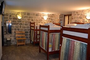 Montenegro Backpackers Home Kotor