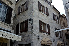 Montenegro Backpackers Home Kotor